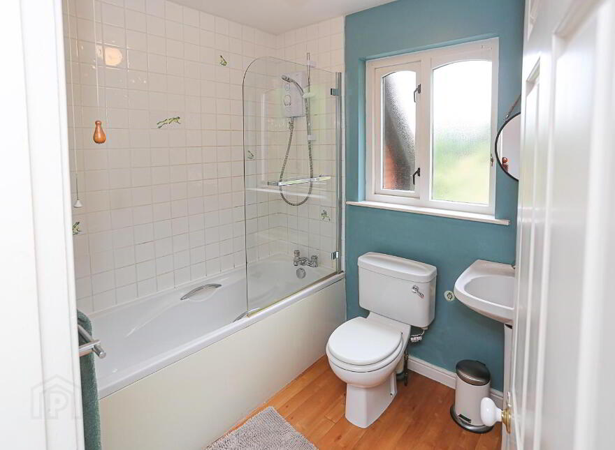 15 Finchley Vale, Belfast, BT4 2EU