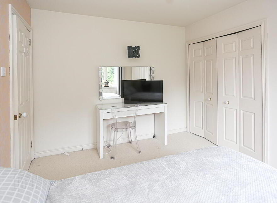 15 Finchley Vale, Belfast, BT4 2EU