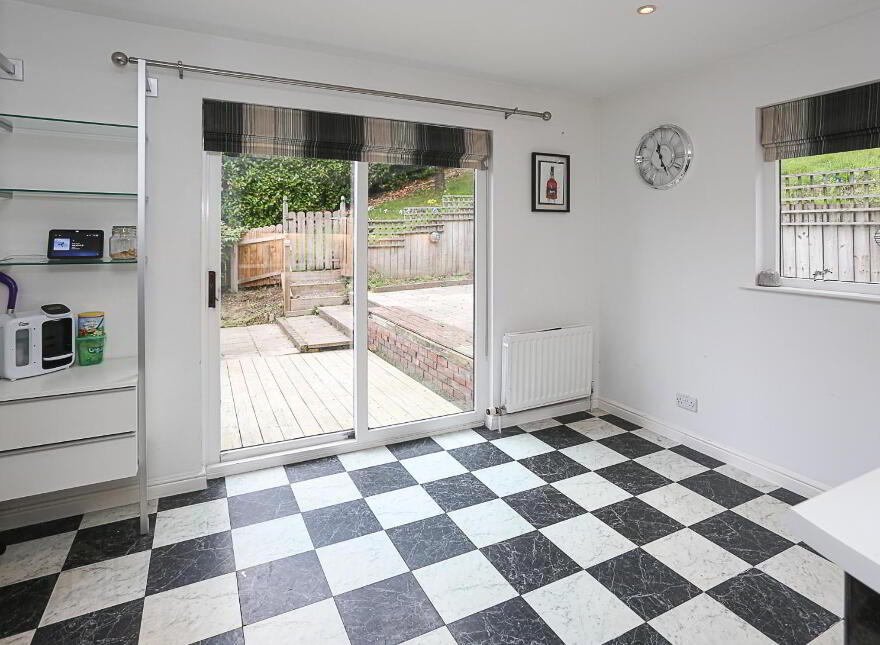 15 Finchley Vale, Belfast, BT4 2EU