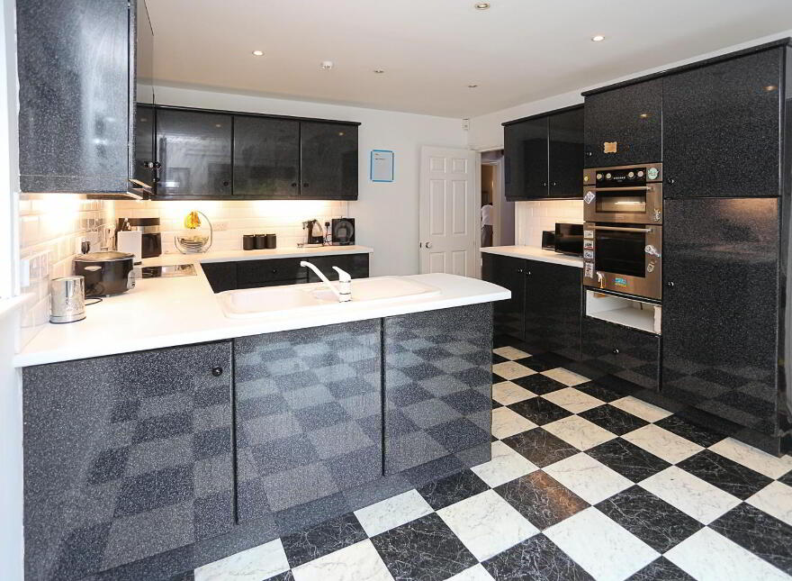 15 Finchley Vale, Belfast, BT4 2EU