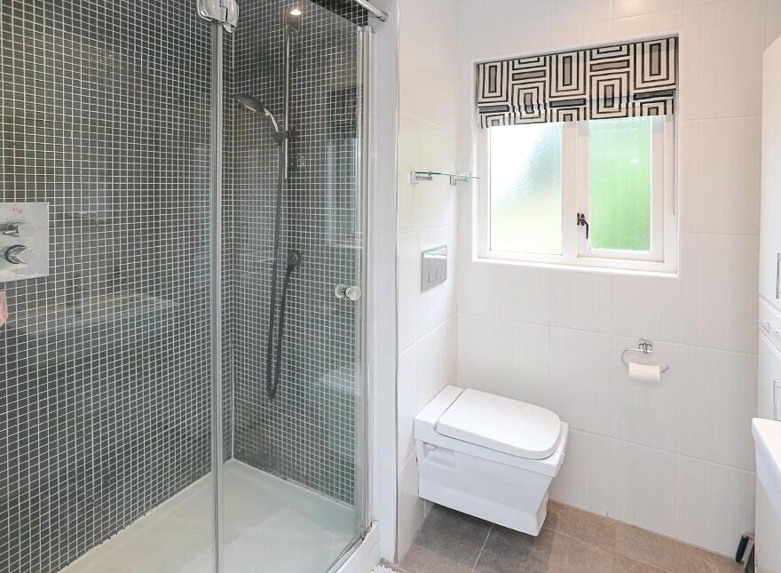15 Finchley Vale, Belfast, BT4 2EU