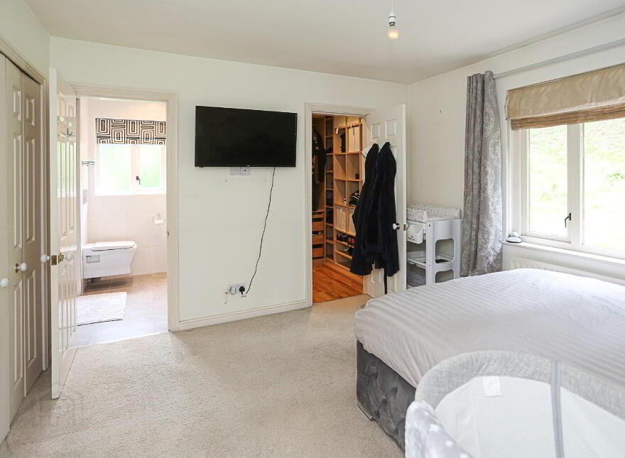 15 Finchley Vale, Belfast, BT4 2EU