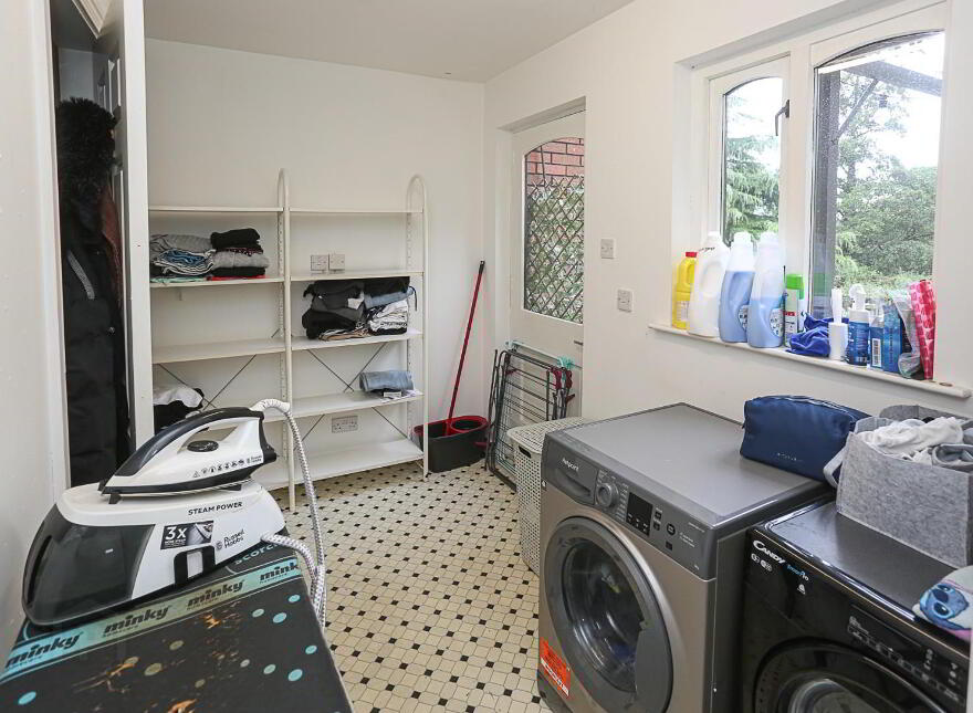 15 Finchley Vale, Belfast, BT4 2EU