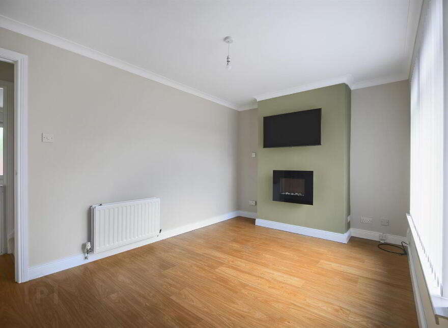 20 Lough Lea, Belfast, BT5 4PA