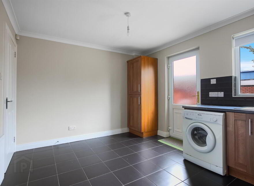20 Lough Lea, Belfast, BT5 4PA