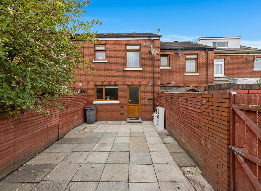 20 Lough Lea, Belfast, BT5 4PA