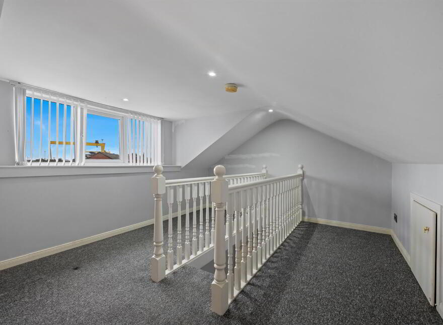 20 Lough Lea, Belfast, BT5 4PA