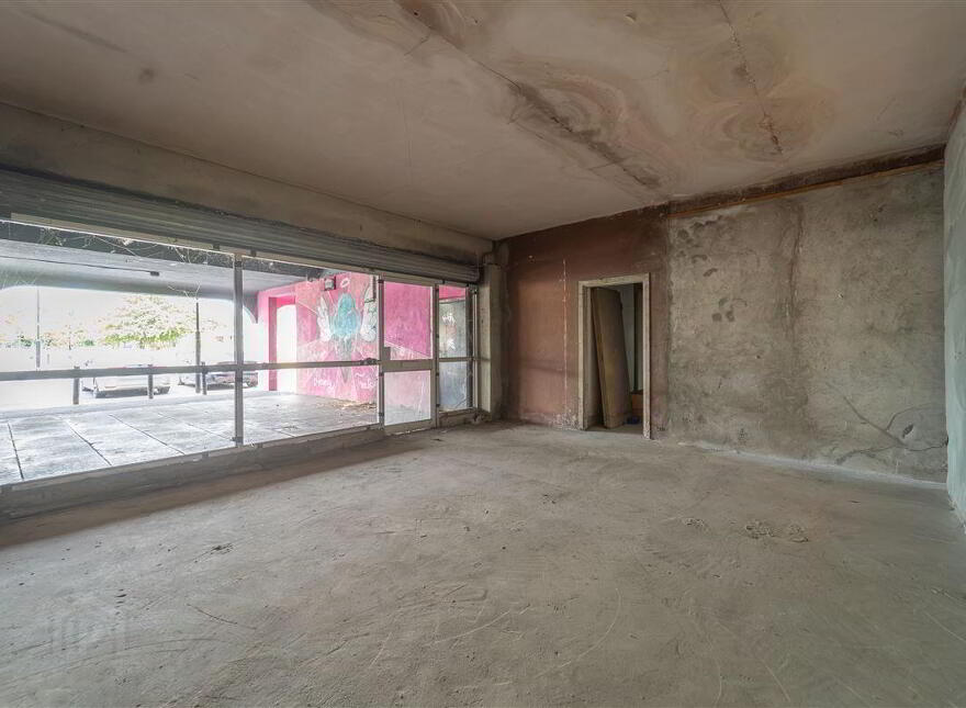 Bawnogue Shopping Centre, Clondalkin, Dublin, D22