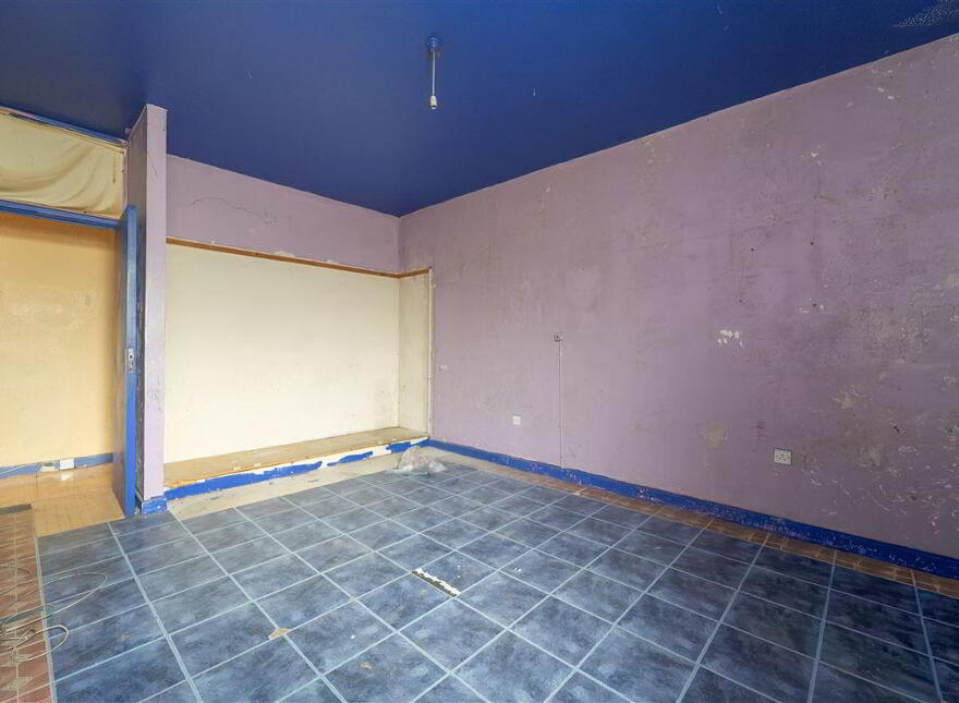 Bawnogue Shopping Centre, Clondalkin, Dublin, D22