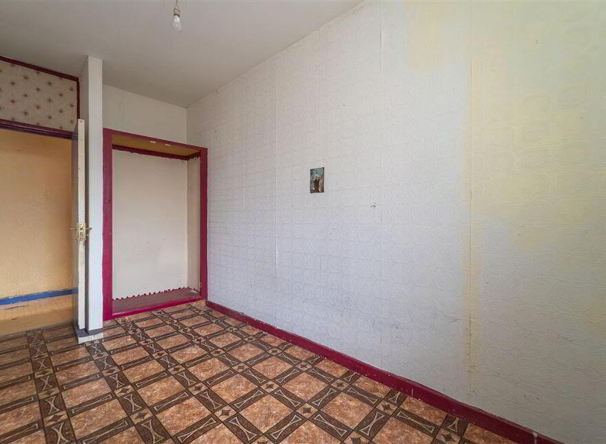 Bawnogue Shopping Centre, Clondalkin, Dublin, D22