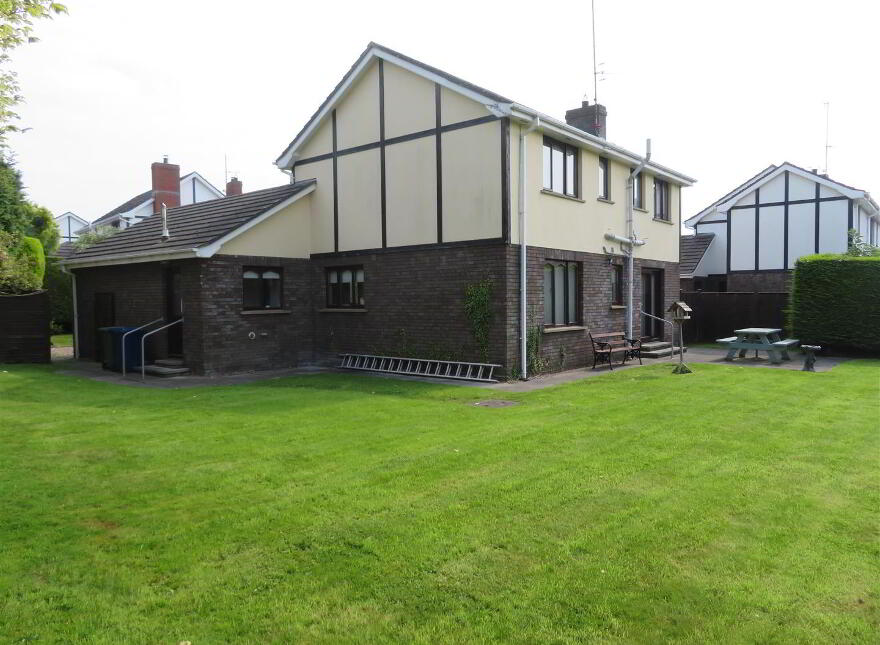 16 Tudor Lodge, Waringstown, Craigavon, BT66 7SX