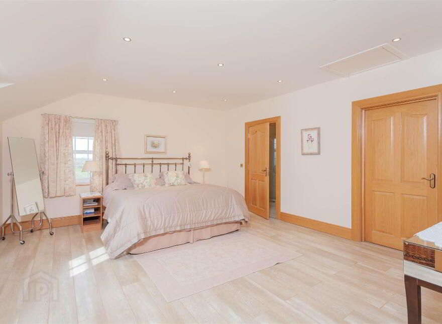 Inishboffin House, 44 Ballyworfy Road, Hillsborough, BT26 6LR