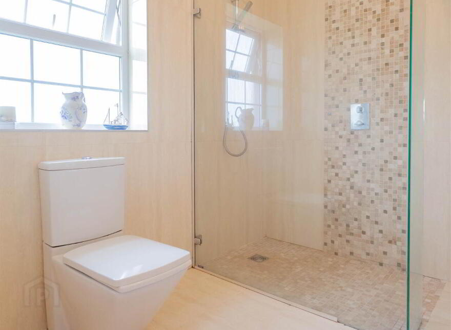 Inishboffin House, 44 Ballyworfy Road, Hillsborough, BT26 6LR