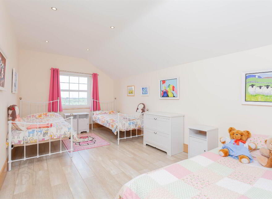 Inishboffin House, 44 Ballyworfy Road, Hillsborough, BT26 6LR