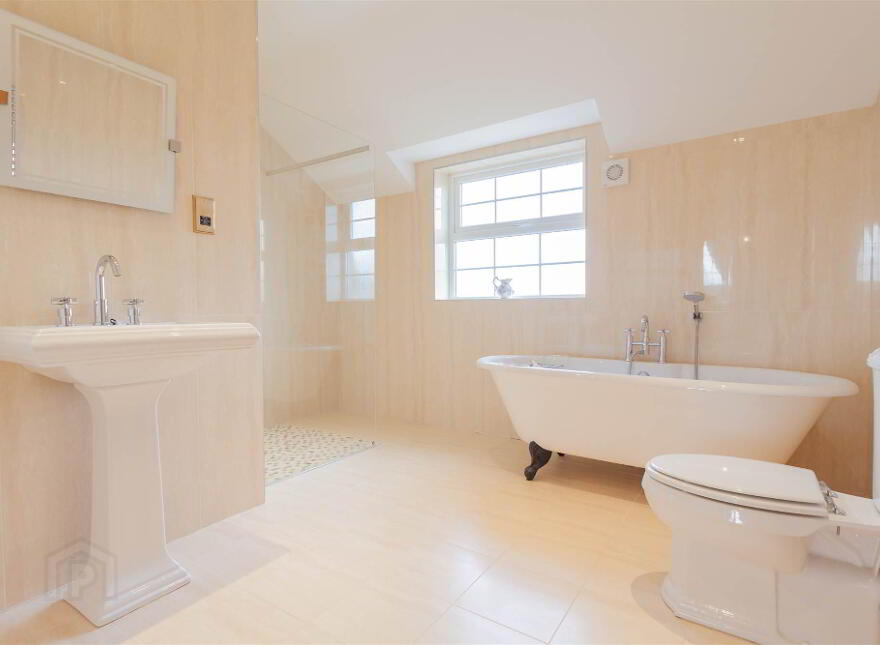 Inishboffin House, 44 Ballyworfy Road, Hillsborough, BT26 6LR