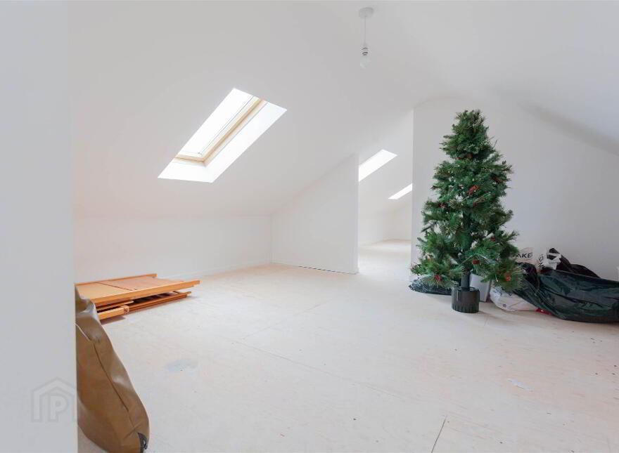 Inishboffin House, 44 Ballyworfy Road, Hillsborough, BT26 6LR