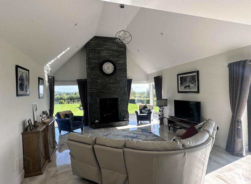Gortin, Ture, Muff, F93PXA0
