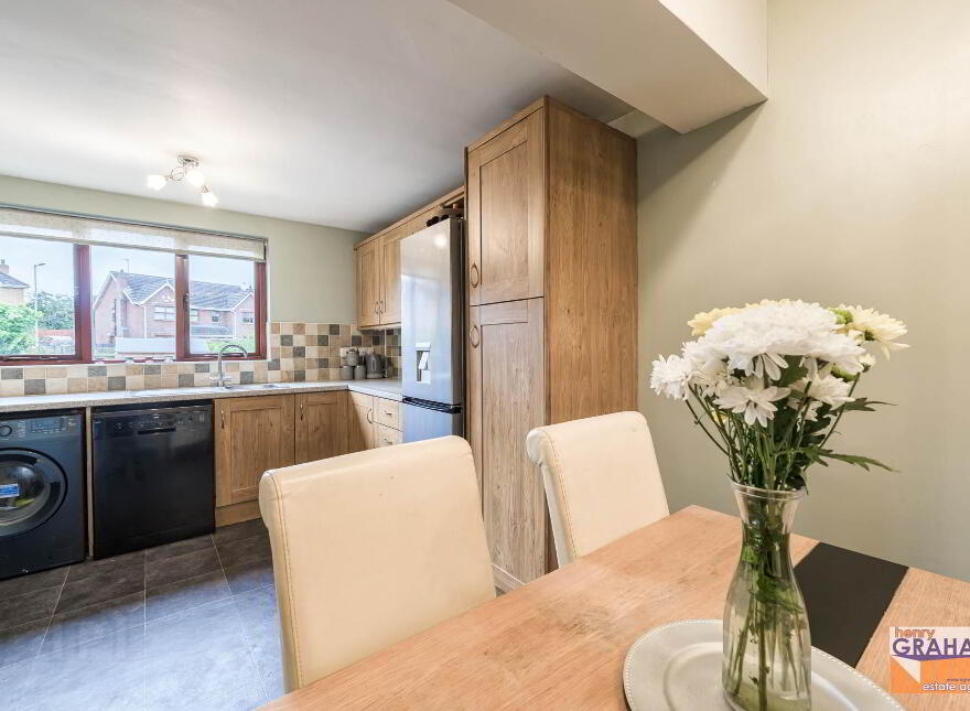 4 Arnold Grove, Ballinderry Lower, Lisburn, BT28 2JL