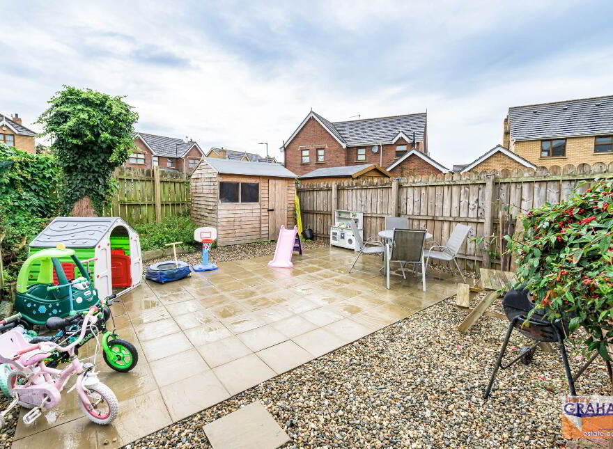 4 Arnold Grove, Ballinderry Lower, Lisburn, BT28 2JL