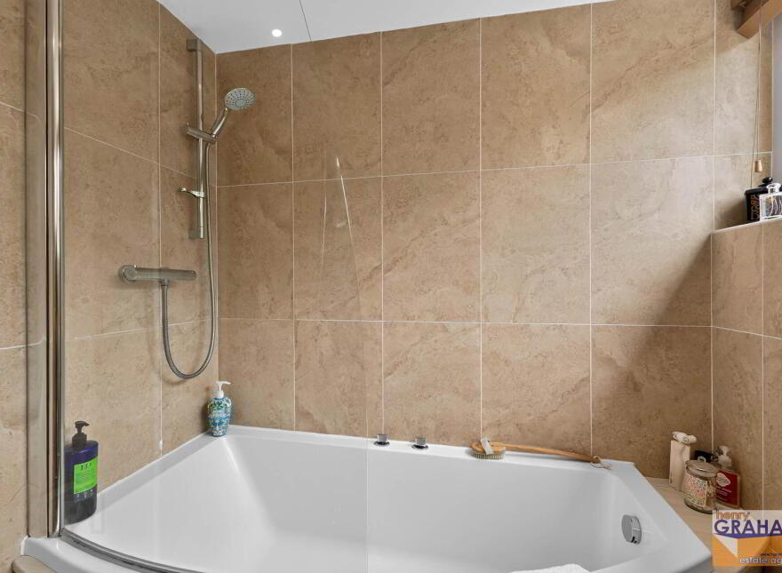 16 Coolsara Park, Lisburn, BT28 3BG