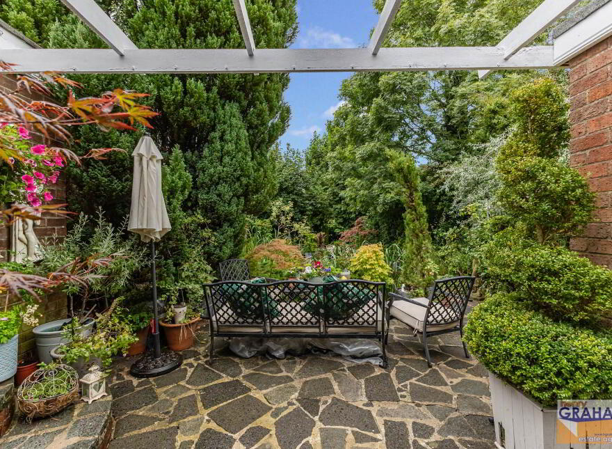 16 Coolsara Park, Lisburn, BT28 3BG