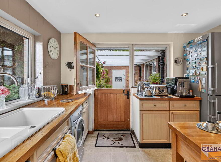 16 Coolsara Park, Lisburn, BT28 3BG