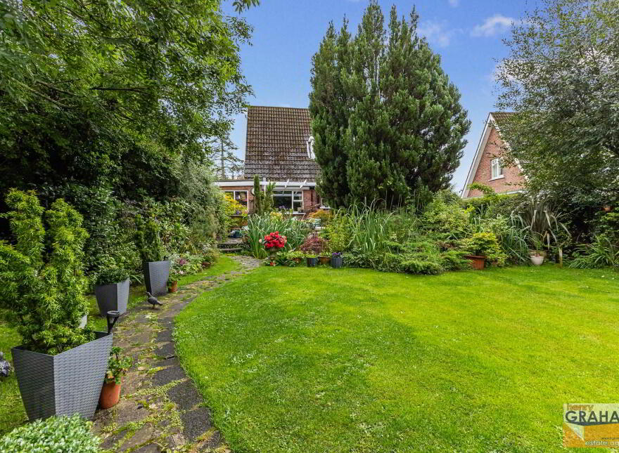 16 Coolsara Park, Lisburn, BT28 3BG