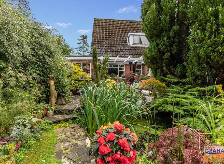16 Coolsara Park, Lisburn, BT28 3BG