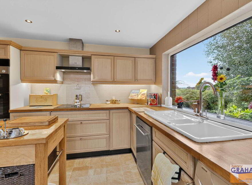 16 Coolsara Park, Lisburn, BT28 3BG