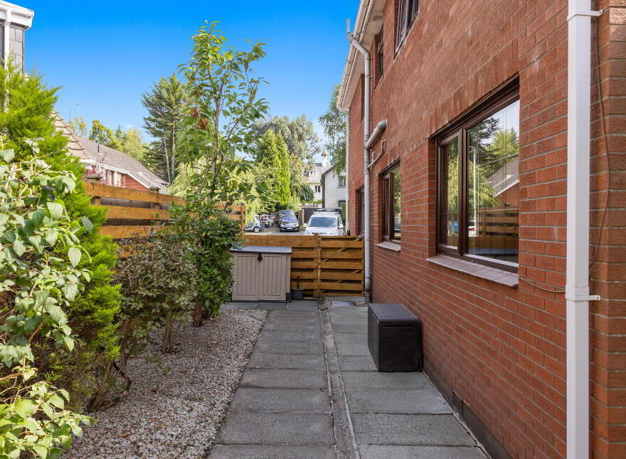 1 Malone Court Mews, Belfast, BT9 6PQ