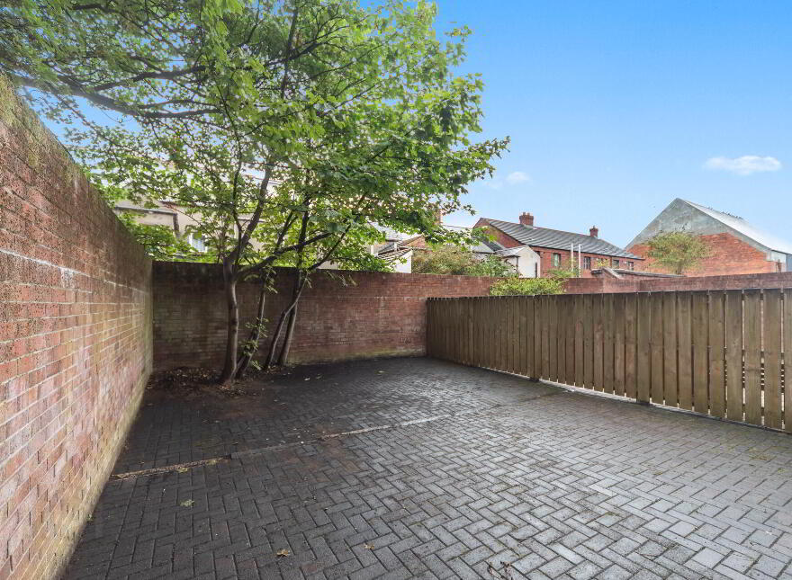 Apt 1 Coach House, 85 Lower Windsor Avenue, Belfast, BT9 7DX