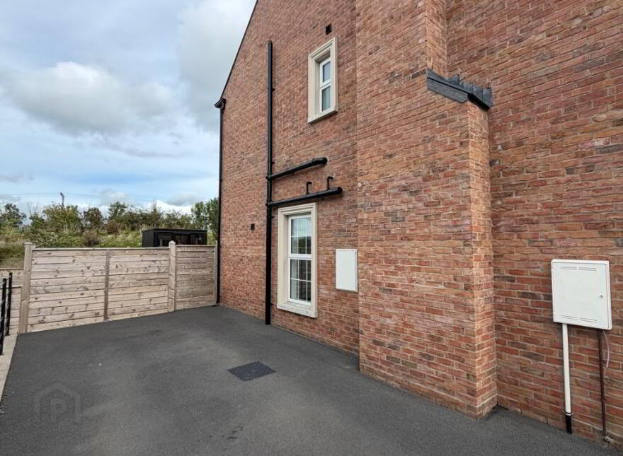 32 Deanery Gardens, Armagh, BT61 7AS