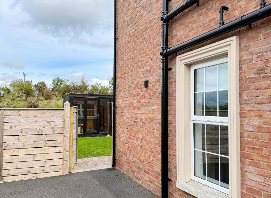 32 Deanery Gardens, Armagh, BT61 7AS
