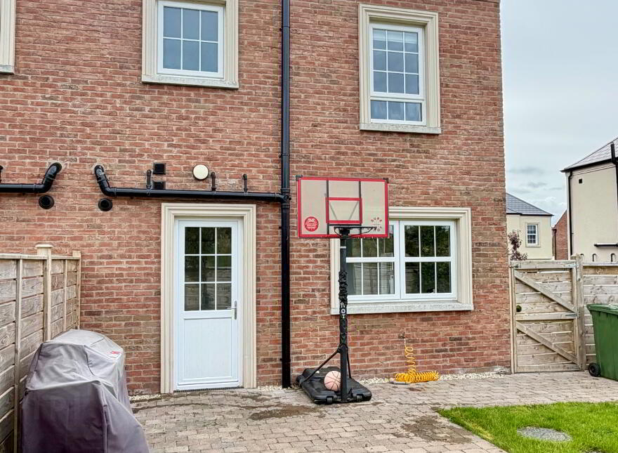 32 Deanery Gardens, Armagh, BT61 7AS