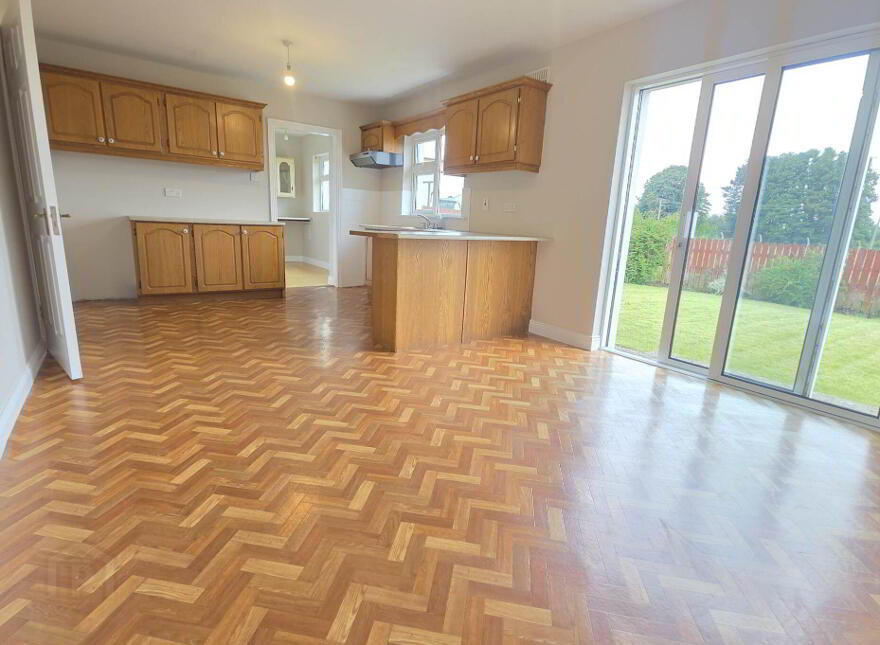 13 Beechwood Close, Loughrea, H62C424