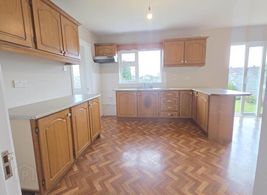 13 Beechwood Close, Loughrea, H62C424