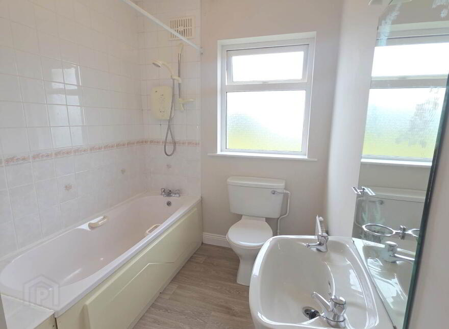 13 Beechwood Close, Loughrea, H62C424