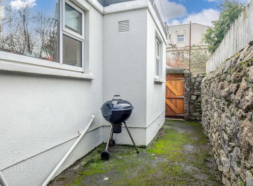 8 Estate Avenue, Merrion, D04K0V9