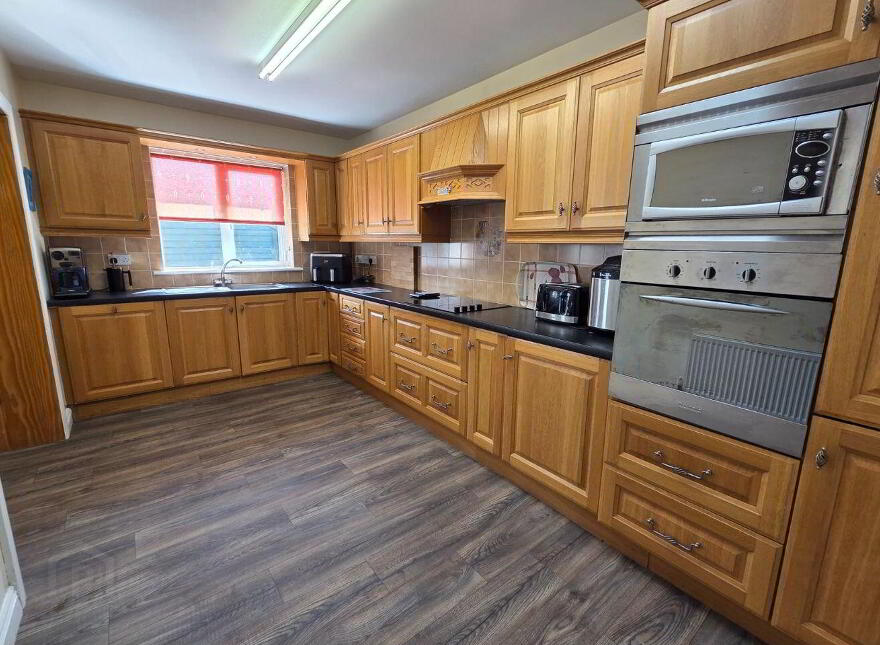 6 Galtee View, Farranlahassery, Cahir, E21P704