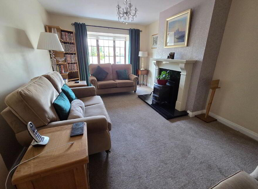 6 Galtee View, Farranlahassery, Cahir, E21P704