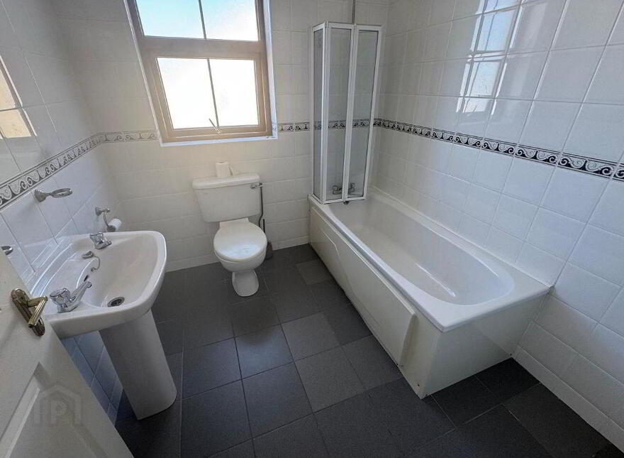 The Plaza, Shore Road, Strandhill, F91W400