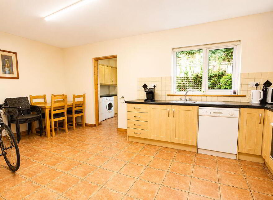 Flo & Oscars Cottage, 1 Back Lane, Ramelton, F92Y030