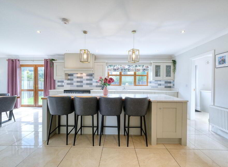 4 Melview Glen, Melview, N39R3P8