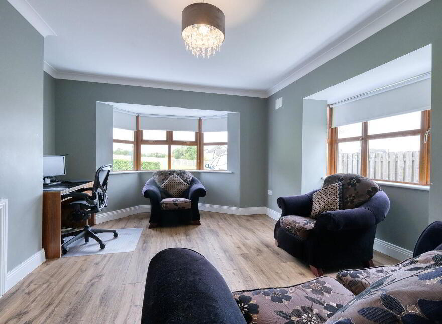 4 Melview Glen, Melview, N39R3P8
