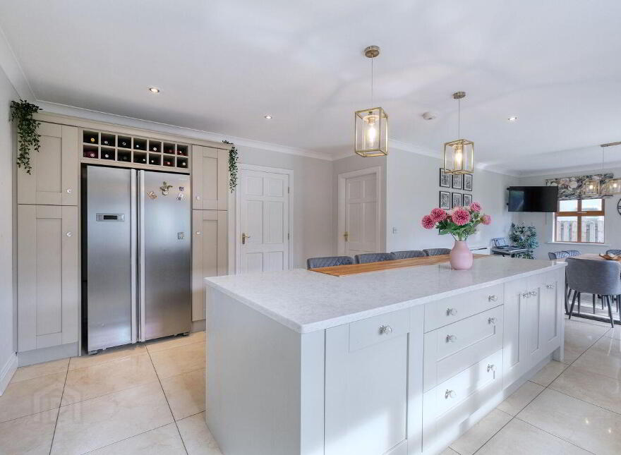4 Melview Glen, Melview, N39R3P8