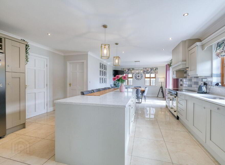 4 Melview Glen, Melview, N39R3P8