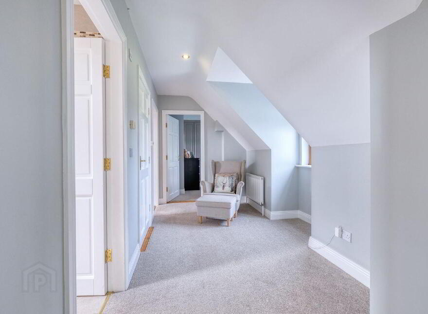 4 Melview Glen, Melview, N39R3P8