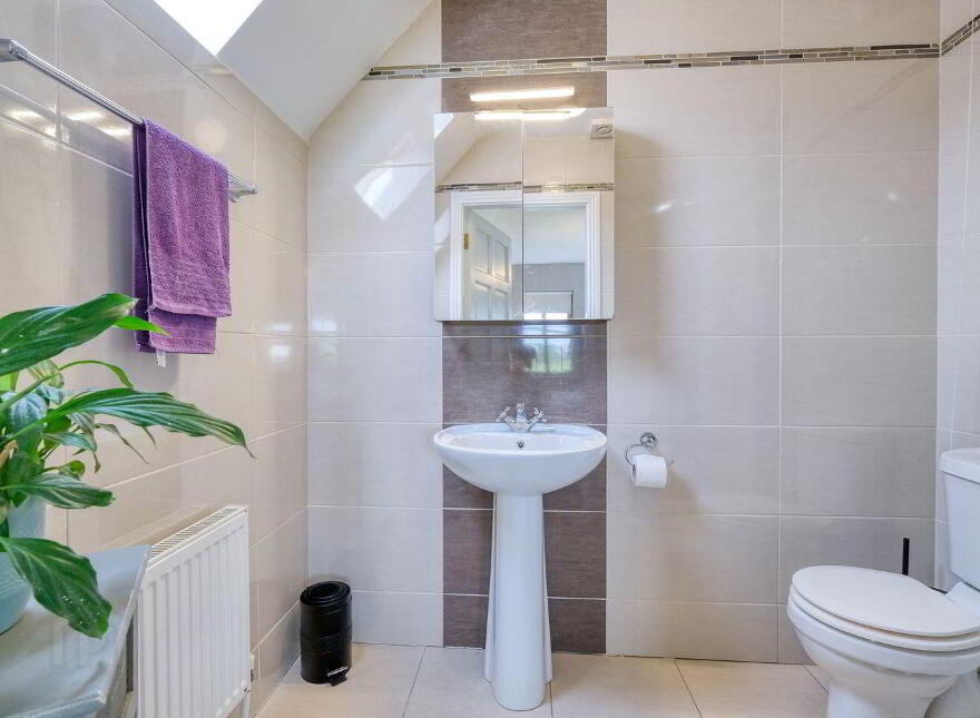 4 Melview Glen, Melview, N39R3P8