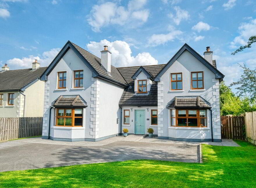 4 Melview Glen, Melview, N39R3P8