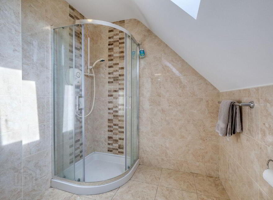 4 Melview Glen, Melview, N39R3P8